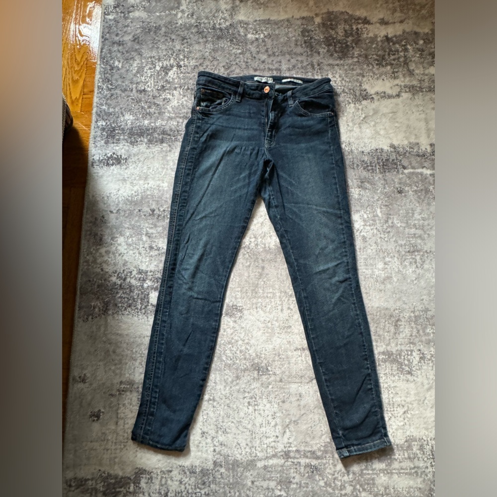 GUESS Mid-Rise Skinny Jeans